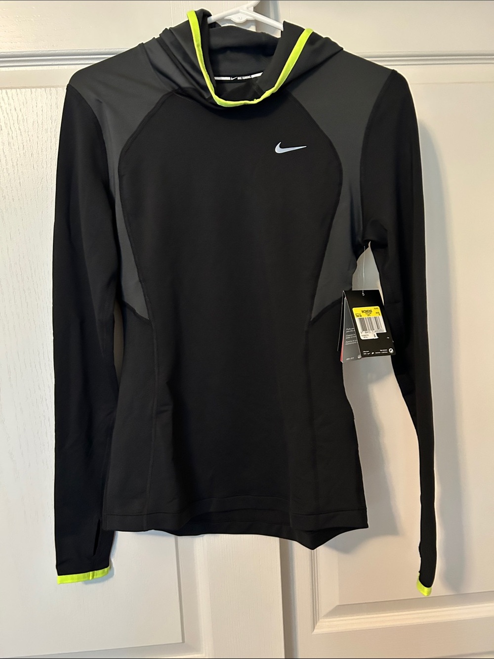 NWT Nike Black Hooded Long-Sleeve Dri-Fit Shirt. Size Small